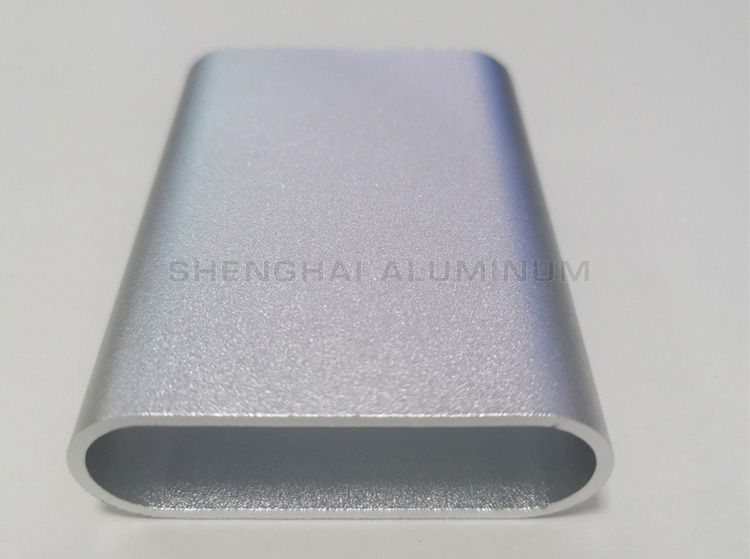 Sandblasting aluminum profile